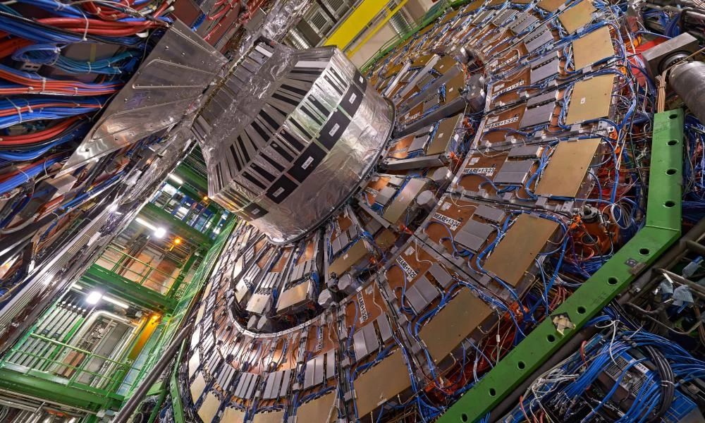 CERN: Υποατομικό σωματίδιο πραγματοποίησε εναλλαγή στο «alter-ego»